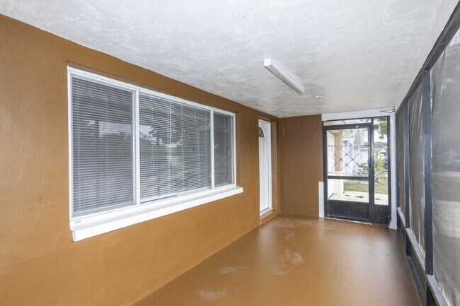 Photo - 6149 2nd Ave