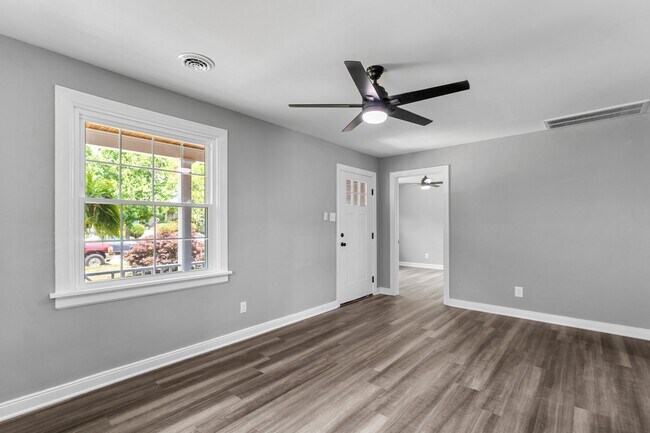 Photo - 1411 National St