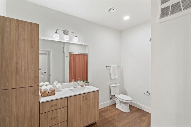 Baño decorado virtualmente - Alma Apartments