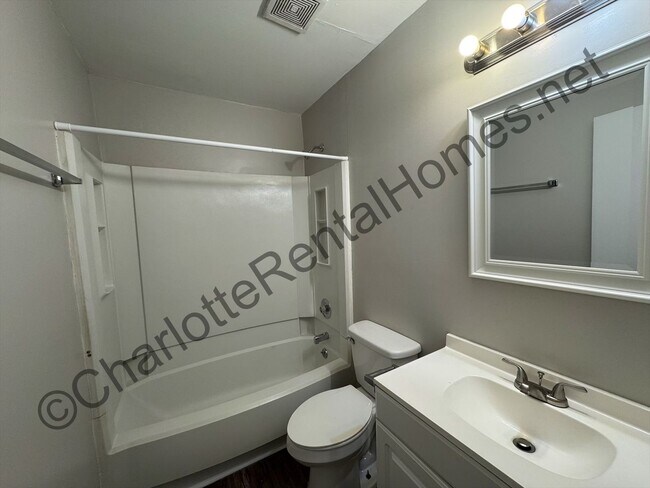 Photo - Charming 3 bedroom 2 bath home in east Cha...