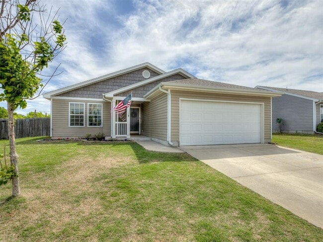 Building Photo - 15120 Nightshade Dr