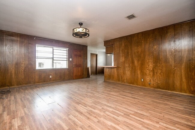 Photo - 11602 Dover St