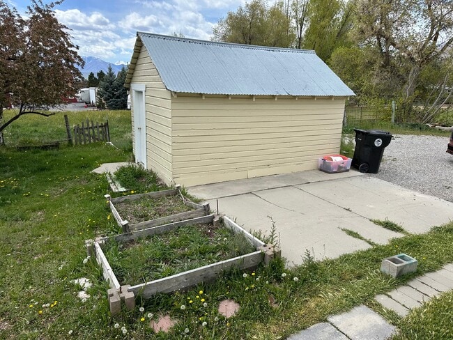 Photo - 150 E Main St