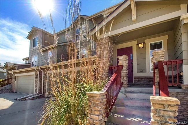 Building Photo - Stunning 3 bedroom townhome!