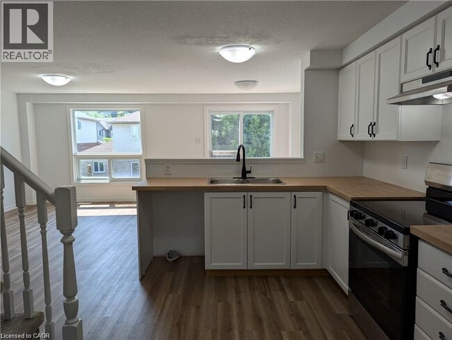 Photo - 699 Laurelwood Dr