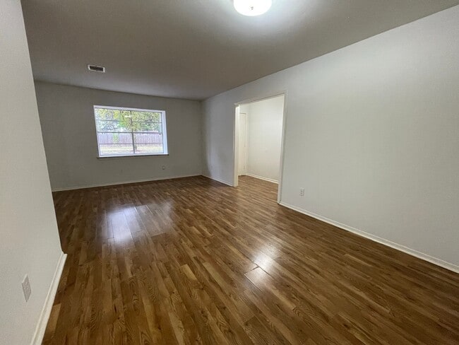 Photo - 7219 Tanager St