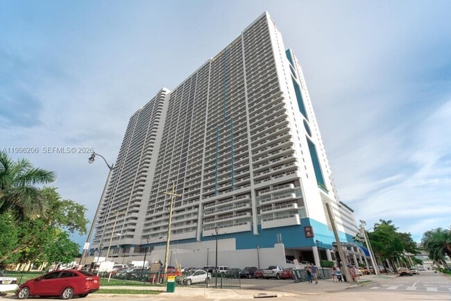 Building Photo - 1717 N Bayshore Dr Unit A-2254