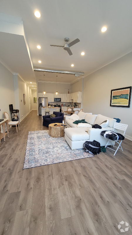 Building Photo - 4936 N Lincoln Ave Unit 1N Rental