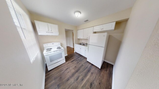 Building Photo - 2178 W 41st St