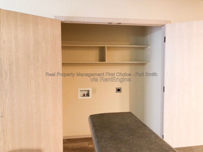Photo - 320 S 12th St