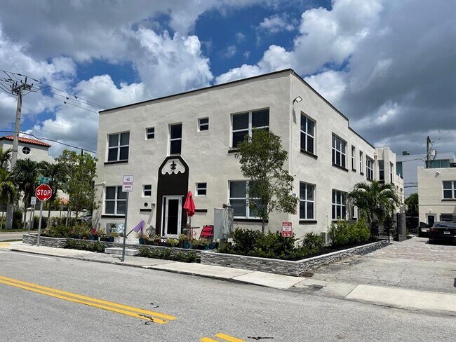 Building Photo - 1501 SE 2nd Ct Unit 9 Rental