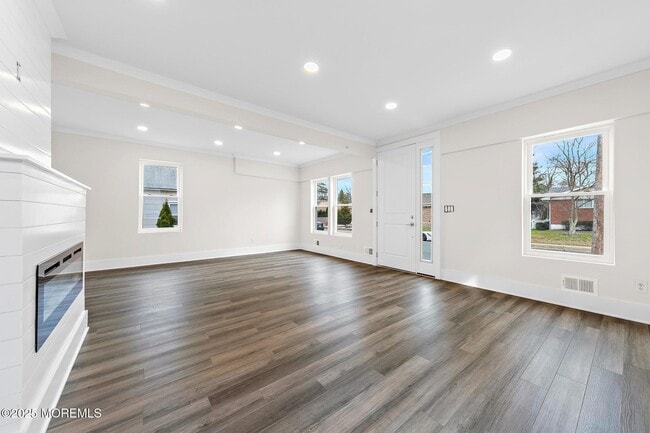 Building Photo - 96 Maple Ave Rental