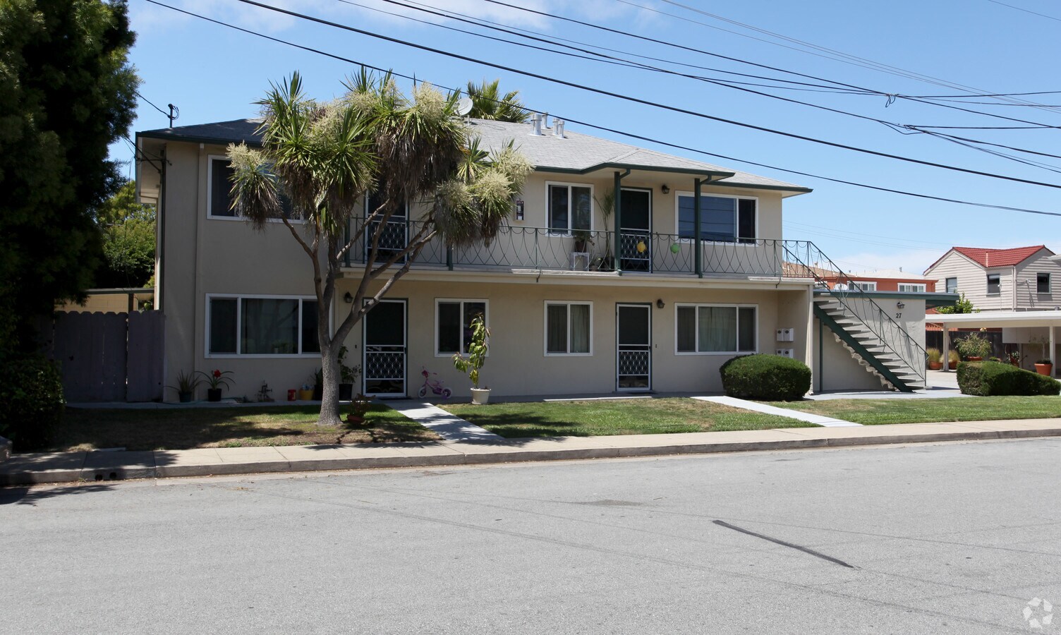 Photo - 27 E 41st Pl