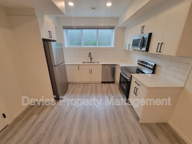Photo - 1227 Podersky Wynd SW