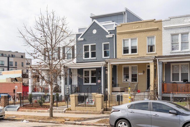 Photo - 750 19th St NE