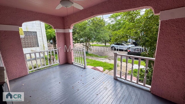 Photo - 2207 Broadway St