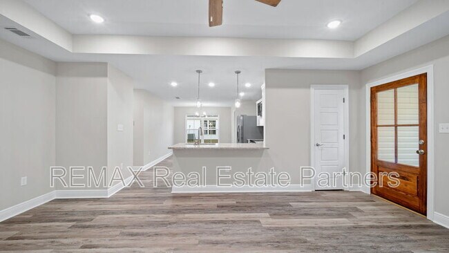 Photo - 8 Bellamy Ln