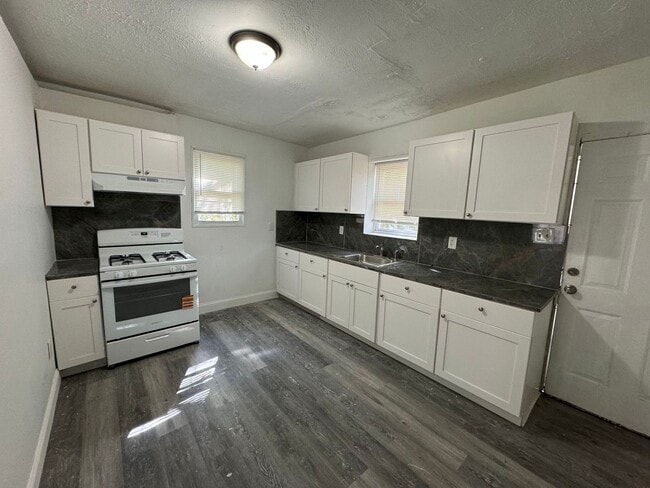 Photo - 312 Concord Ave