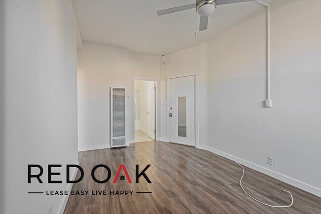 Photo - Fabulous One Bedroom with High Ceilings, L... Unit 102