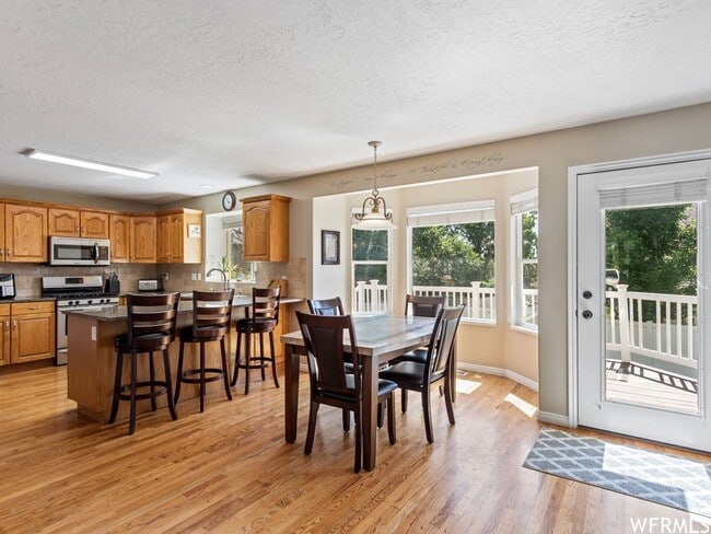 Photo - 3-bedroom, 2.5-bathroom home