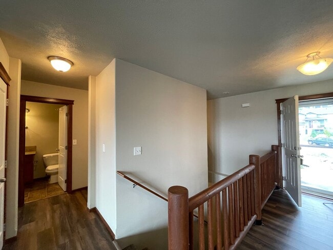 Photo - Carnahan Hill Daylight Rancher