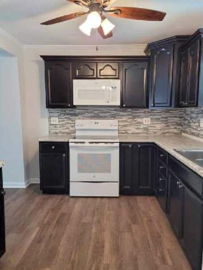Building Photo - 3 Bedroom 2 Bath Camanche IA 815-275-3632