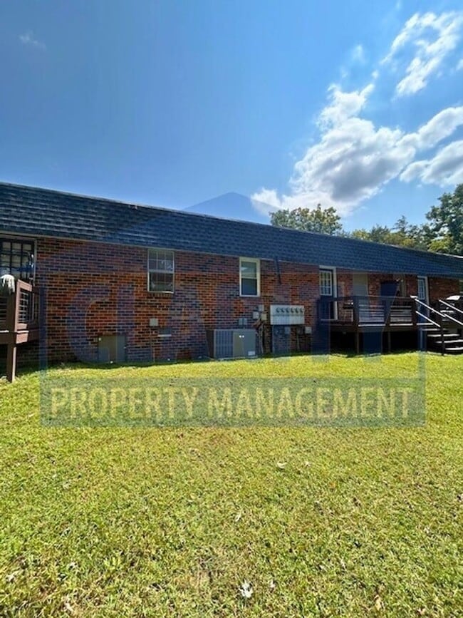 Photo - 615 Beech Cir NW Unidad Apt. 3