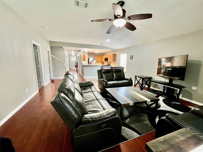 Photo - 9610 Serenata Ct