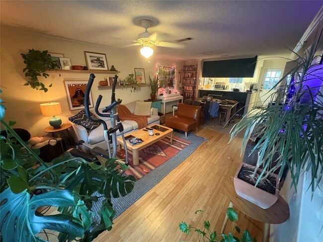 Photo - 6739 Old Quarry Ln