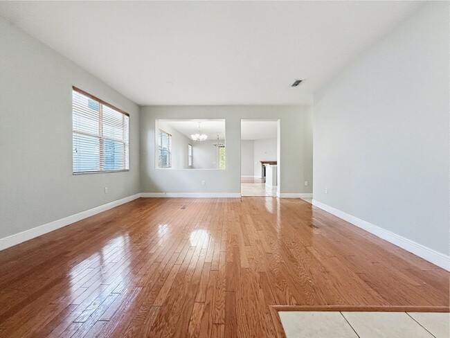 Photo - Waterfront 4 Bedroom Home in Eagle Creek Golf Community – Lake Nona