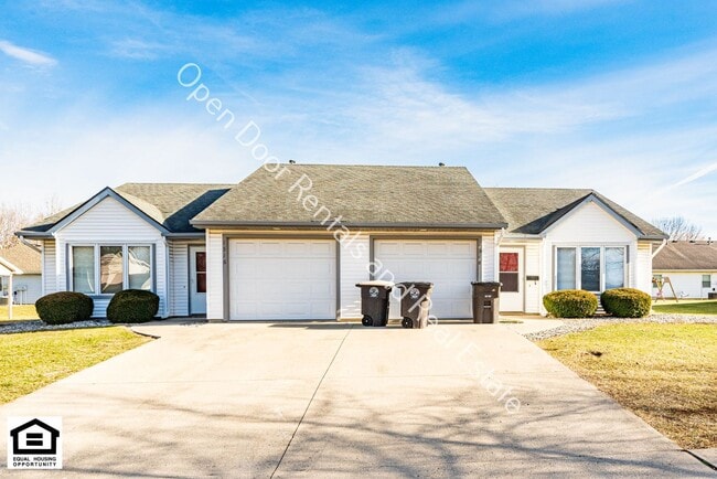 Building Photo - Fort Wayne Rising 1514/1516 Fieldstone Dr. Unit 1514 Fieldstone Dr.