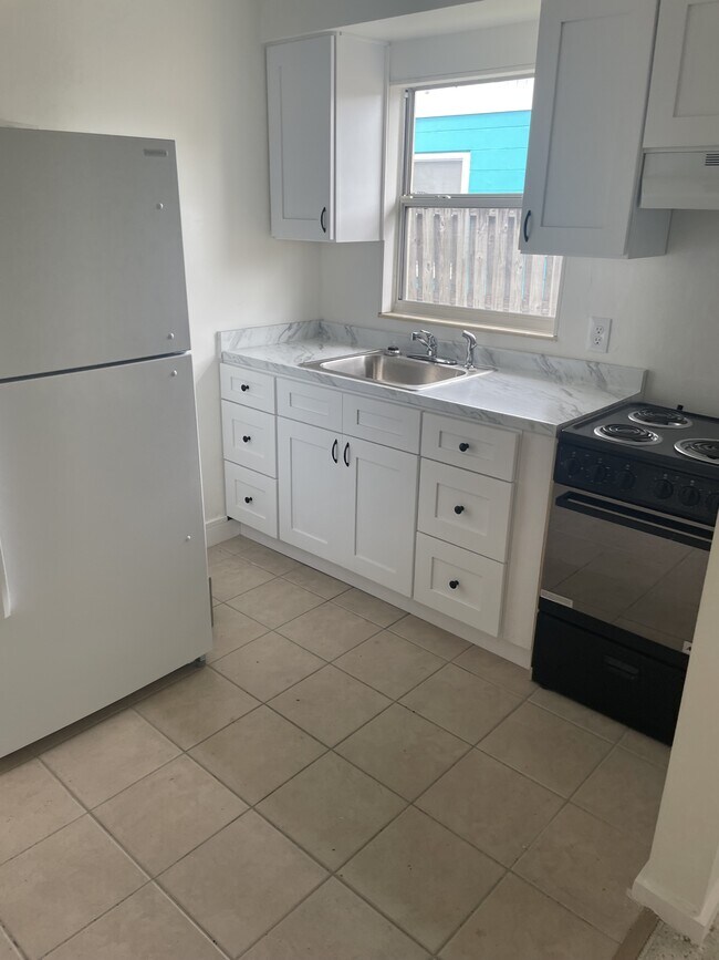 Photo - 11135 2nd St E