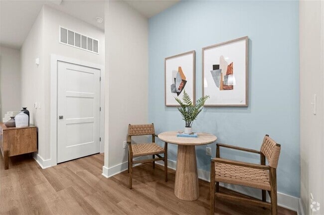 Building Photo - 2648 Sandy Plains Rd Unit 215 Rental