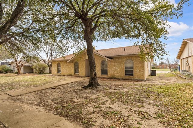 Photo - 2918 Pinewood Dr