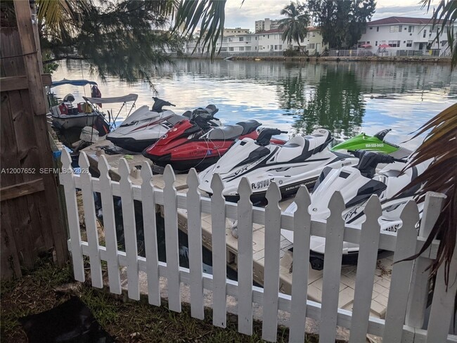 Photo - 7741 Hawthorne Ave Unit 7741