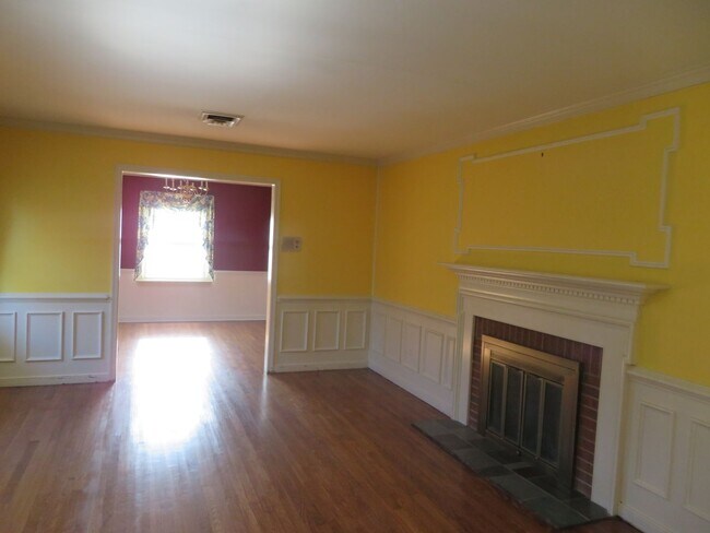 Photo - Colonial Heights