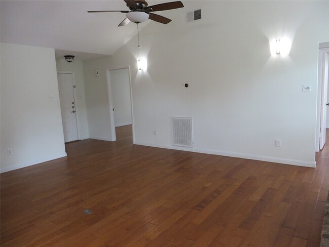 Photo - 2815 Old Fort Rd