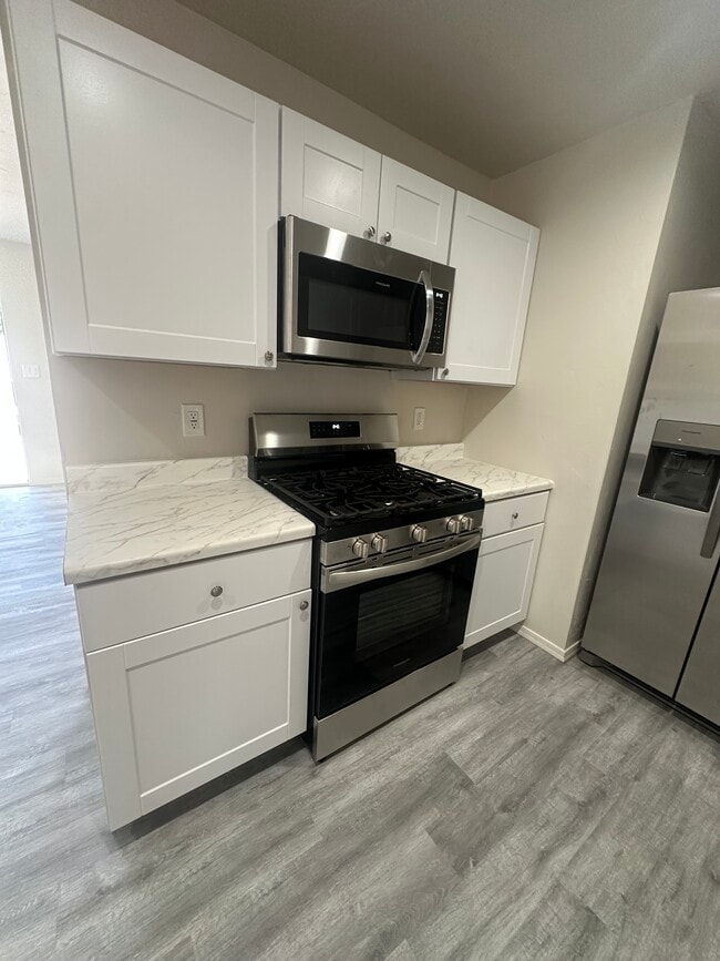 Building Photo - 1133 E Lee St Unit 1133 Rental