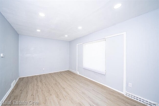 Photo - 22675 Santa Maria St
