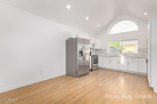 Photo - 444 S Delaware St Unit 2