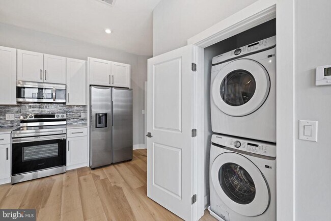 Photo - 1733-41 N 2nd St