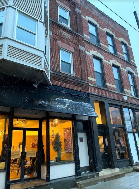 Photo - 1123 W Webster Ave Apartments