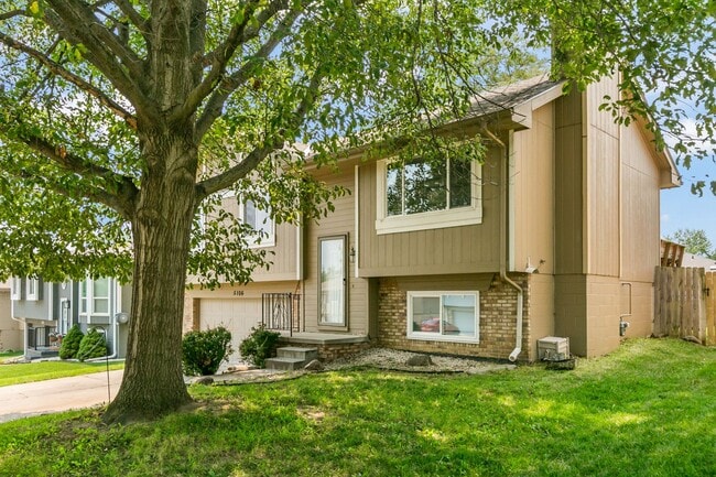 Photo - 5106 N 128th St