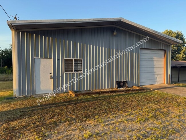 Building Photo - 1,600 Sq Ft Shop Space in Midway, AR – Inc... Rental