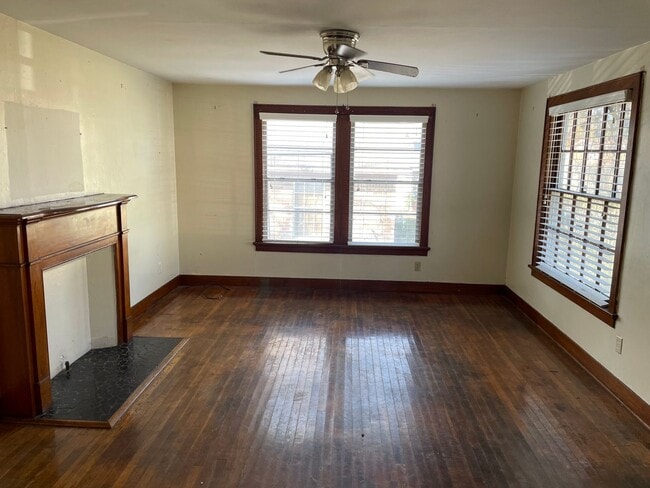 Photo - 2727 Judson St