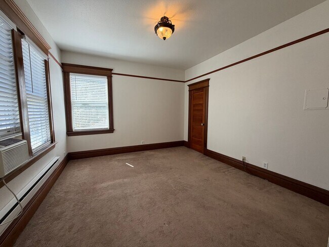 460 N 3rd St Unit 3