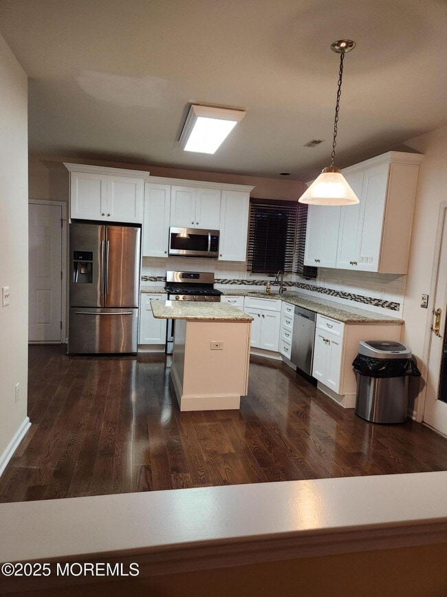 Photo - 42 Vardon Way