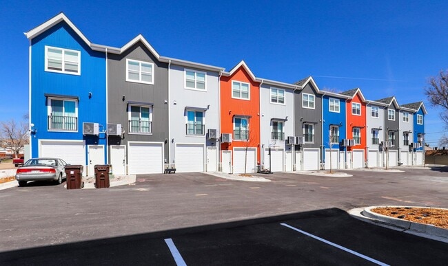 Photo - 210 Emery St