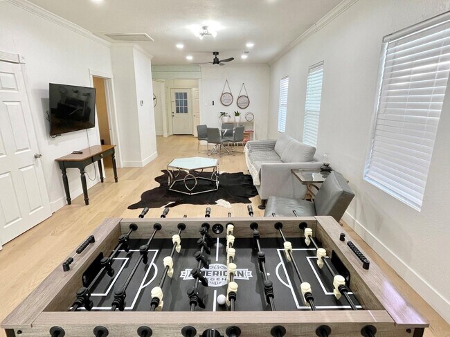 Photo - 301 Tabor St