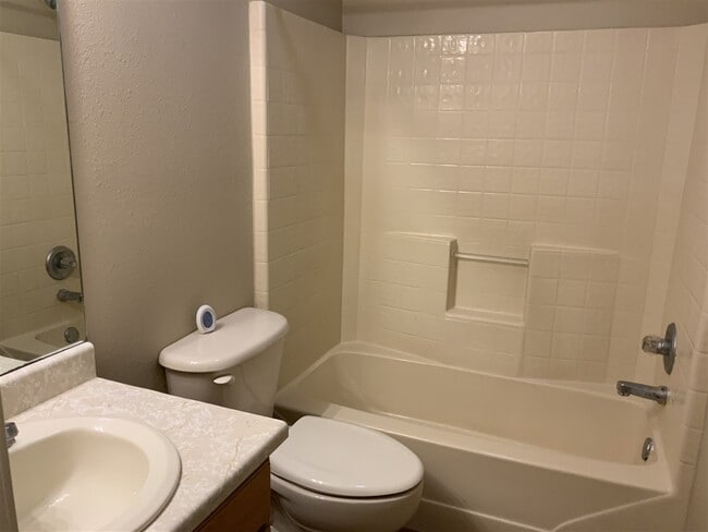 Photo - 2630 Comal Loop